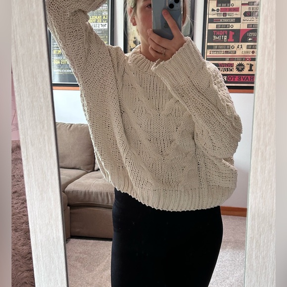 Long Sleeve Crew Neck Sweater by J.O.A. In Ivory size Medium - Picture 5 of 8